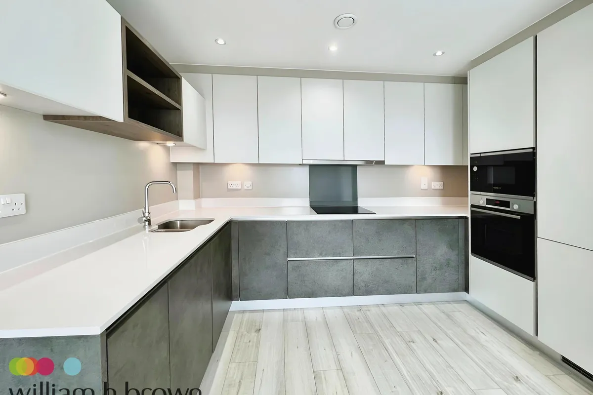 Flat Victoria Avenue in Southend-on-Sea