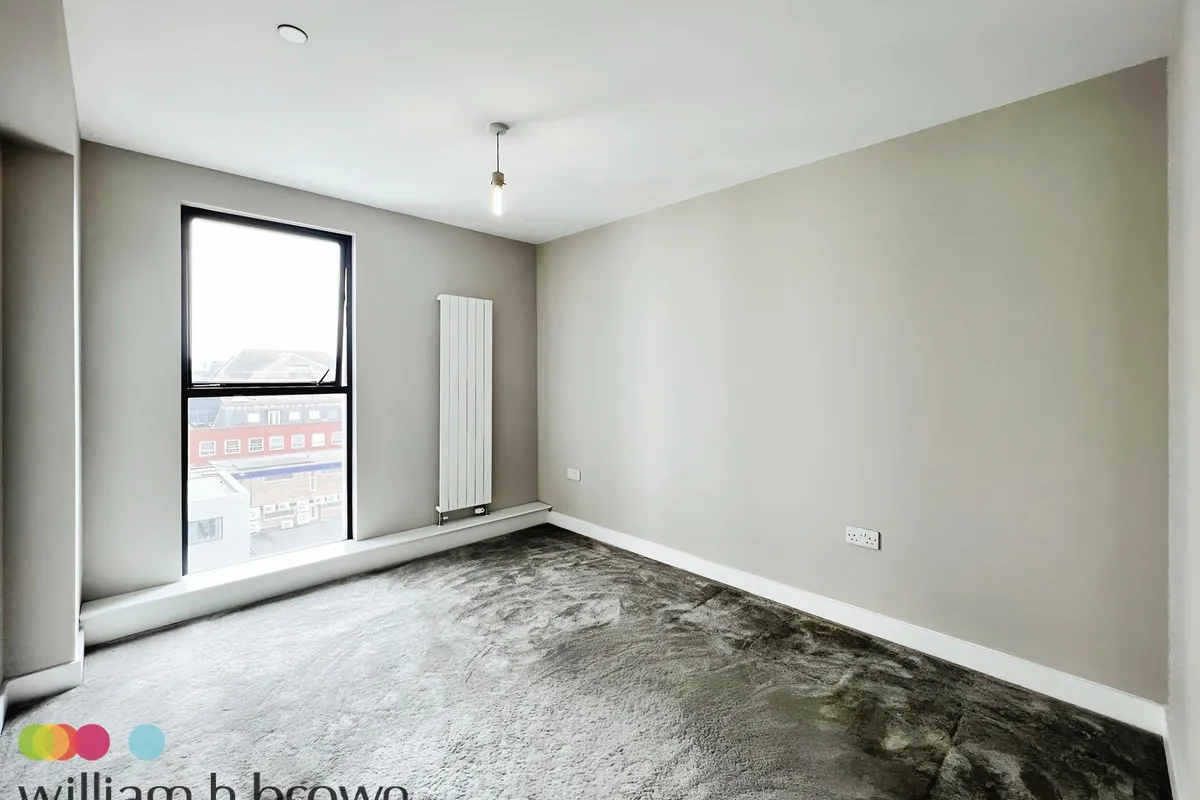 Flat Victoria Avenue in Southend-on-Sea