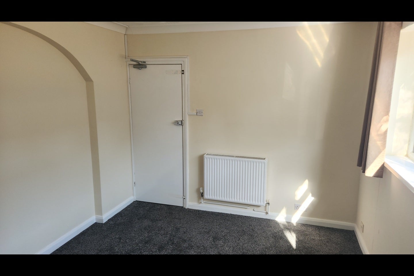 Room Marmadon Road in Greater London