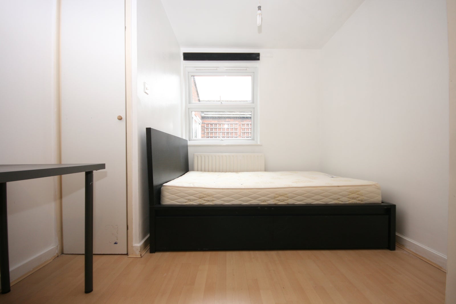Flat Brayford Square in Greater London