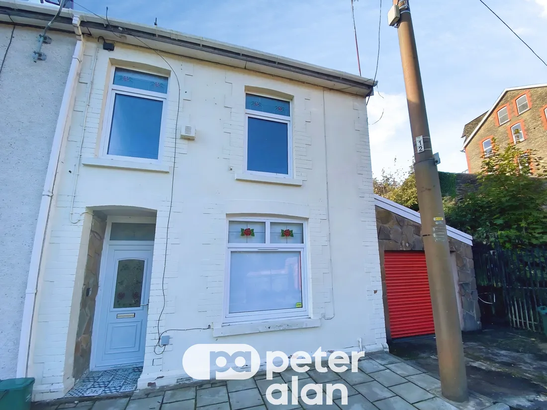 House Harcourt Terrace in Miskin