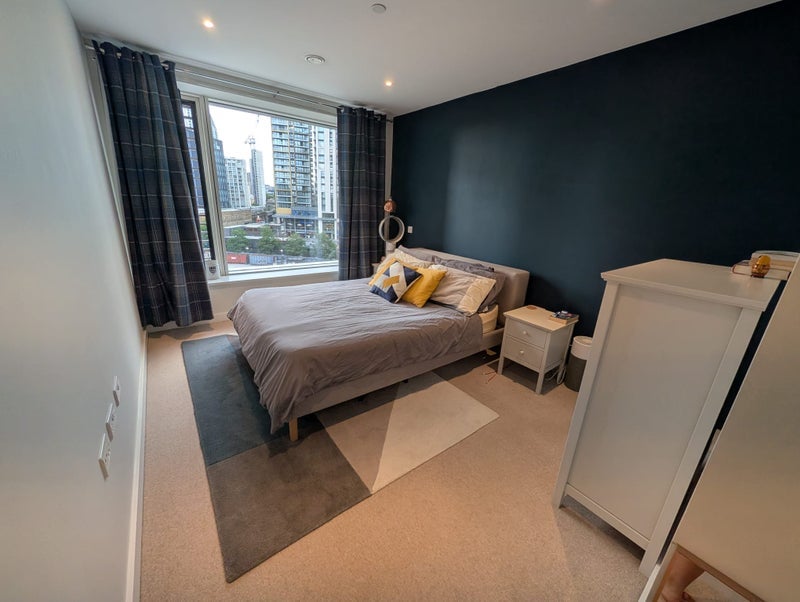Room Deacon Street in Greater London