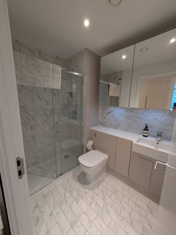 Room Deacon Street in Greater London