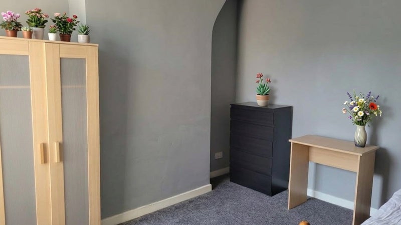Room Bedford Road in Bootle