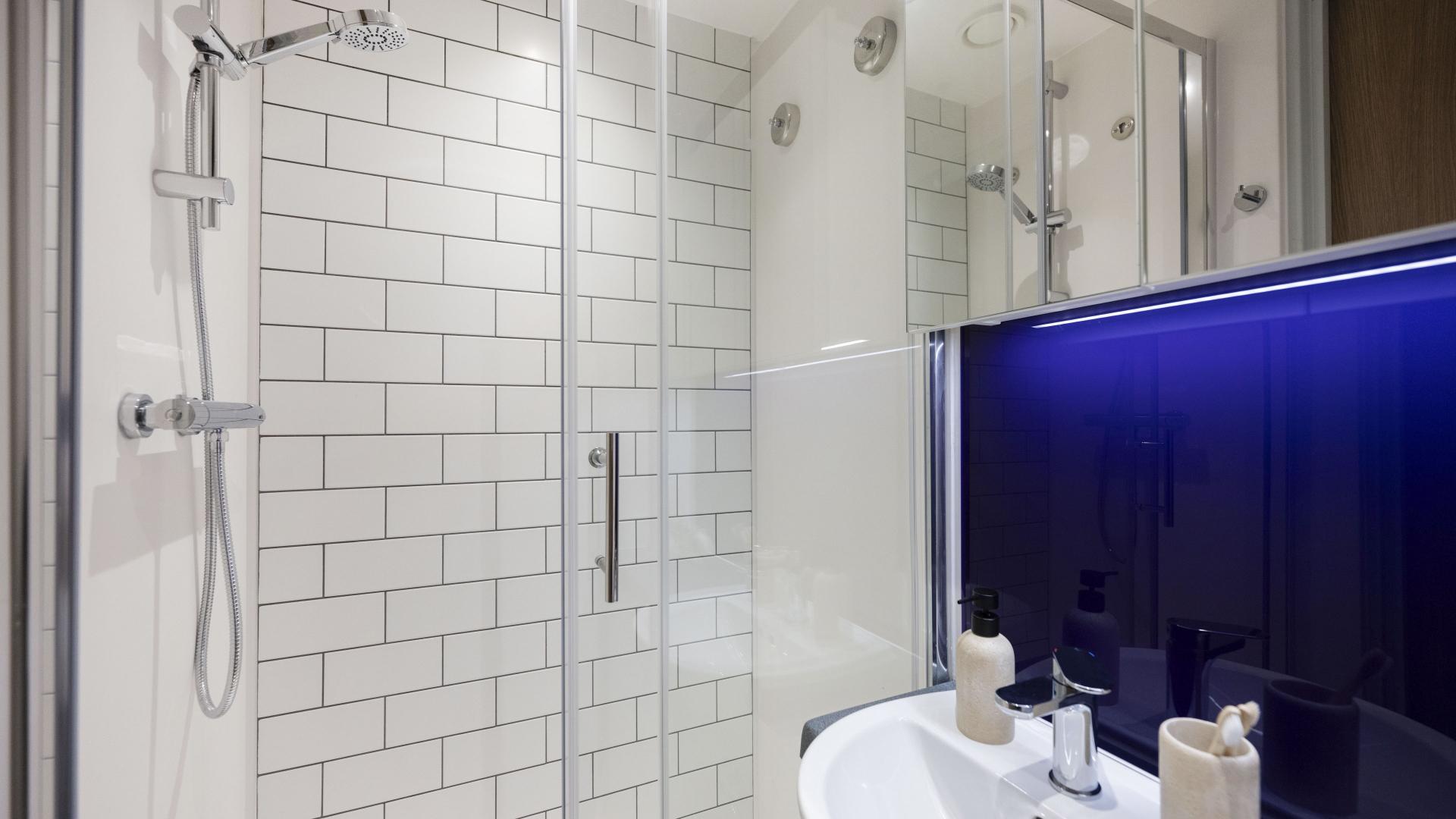 Room Bath Street in Greater London
