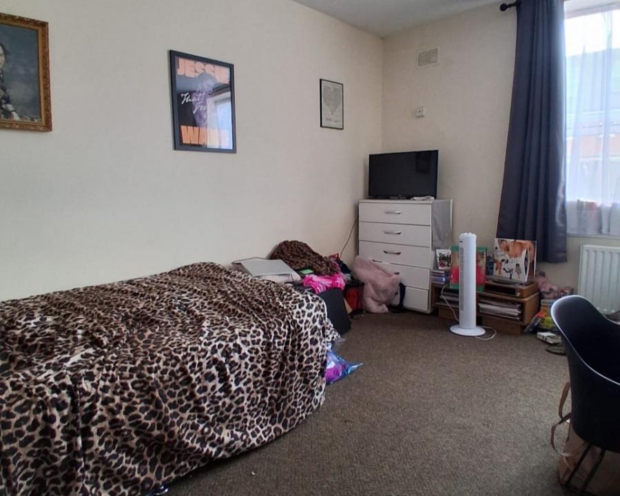 Room Carholme Road in Lincoln