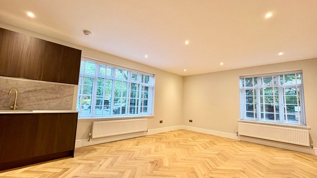Flat Greville Place in City of Westminster