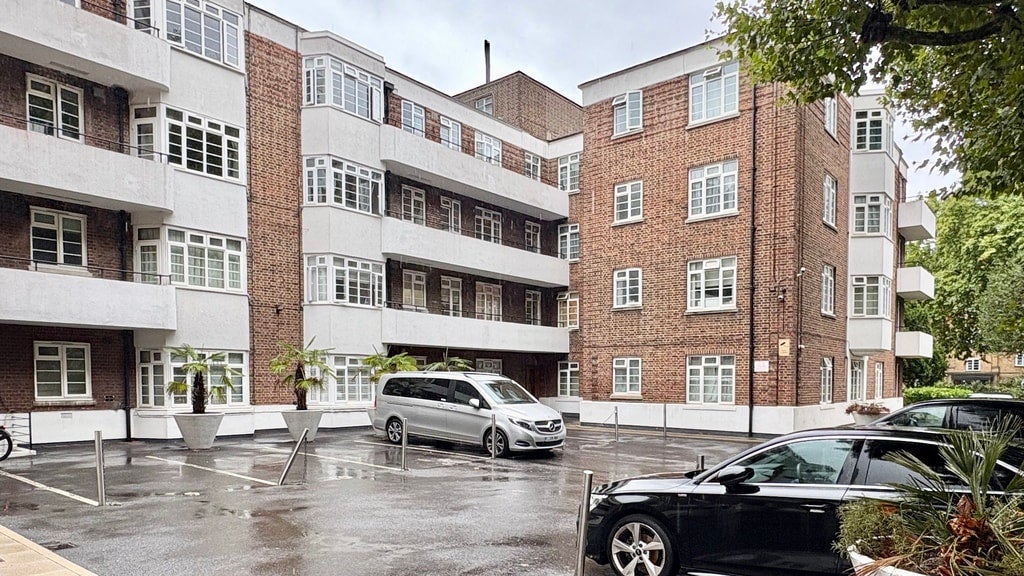 Flat Greville Place in City of Westminster