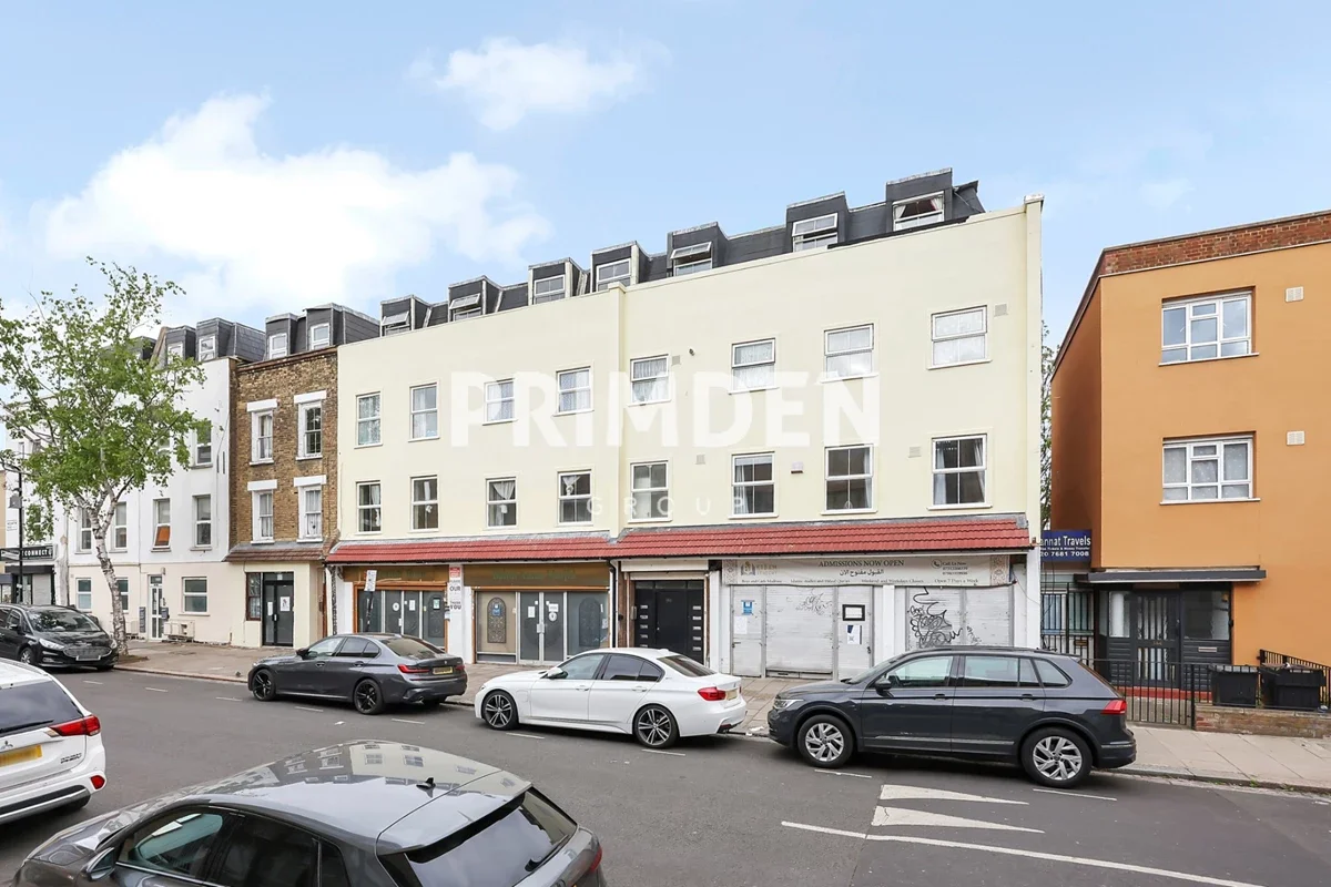 Flat Weedington Road in Greater London