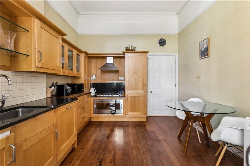 Flat Evelyn Gardens in Greater London