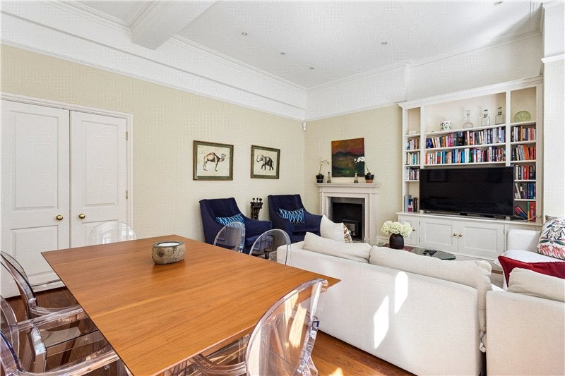 Flat Evelyn Gardens in Greater London