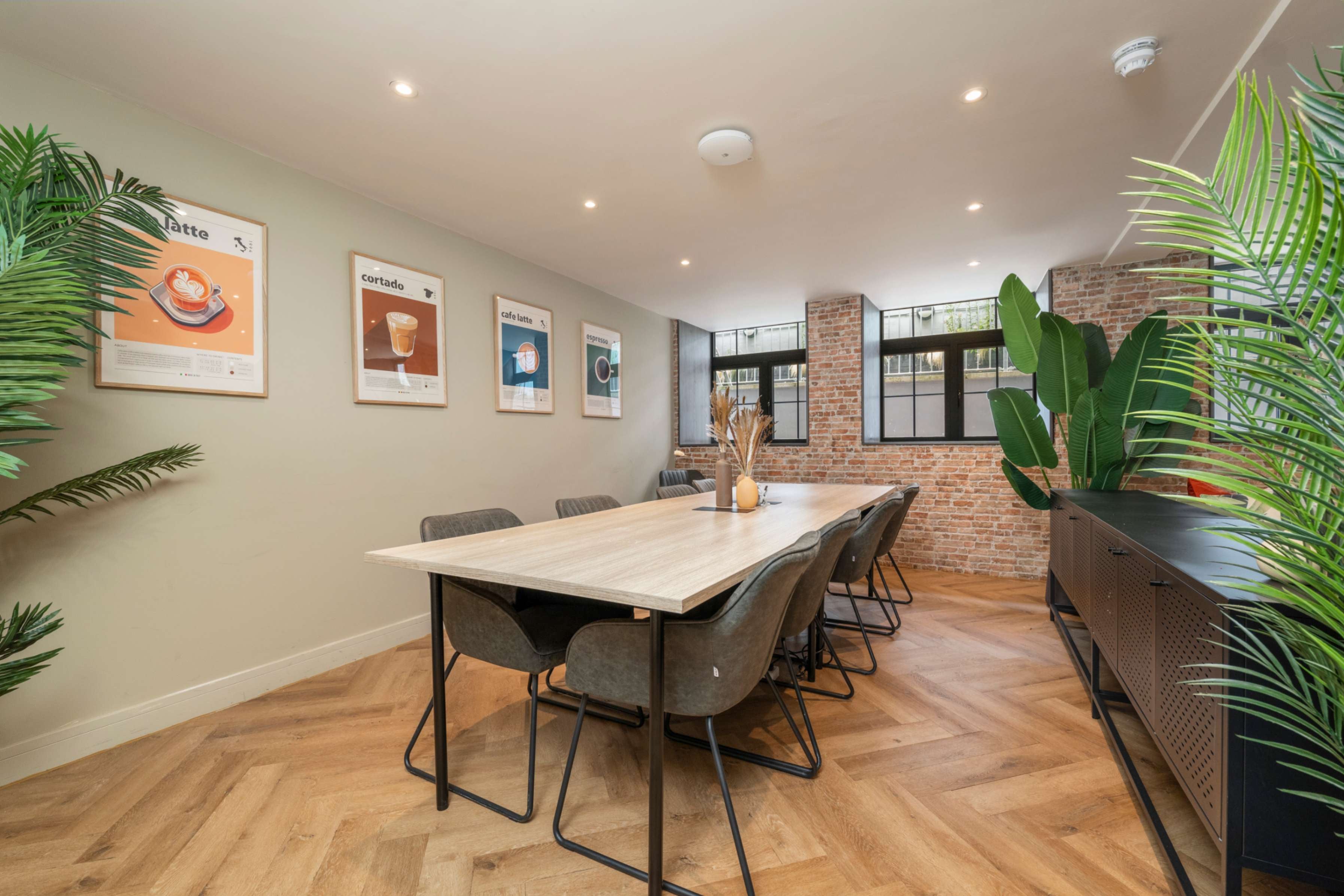 Flat Millstone Lane in Leicester