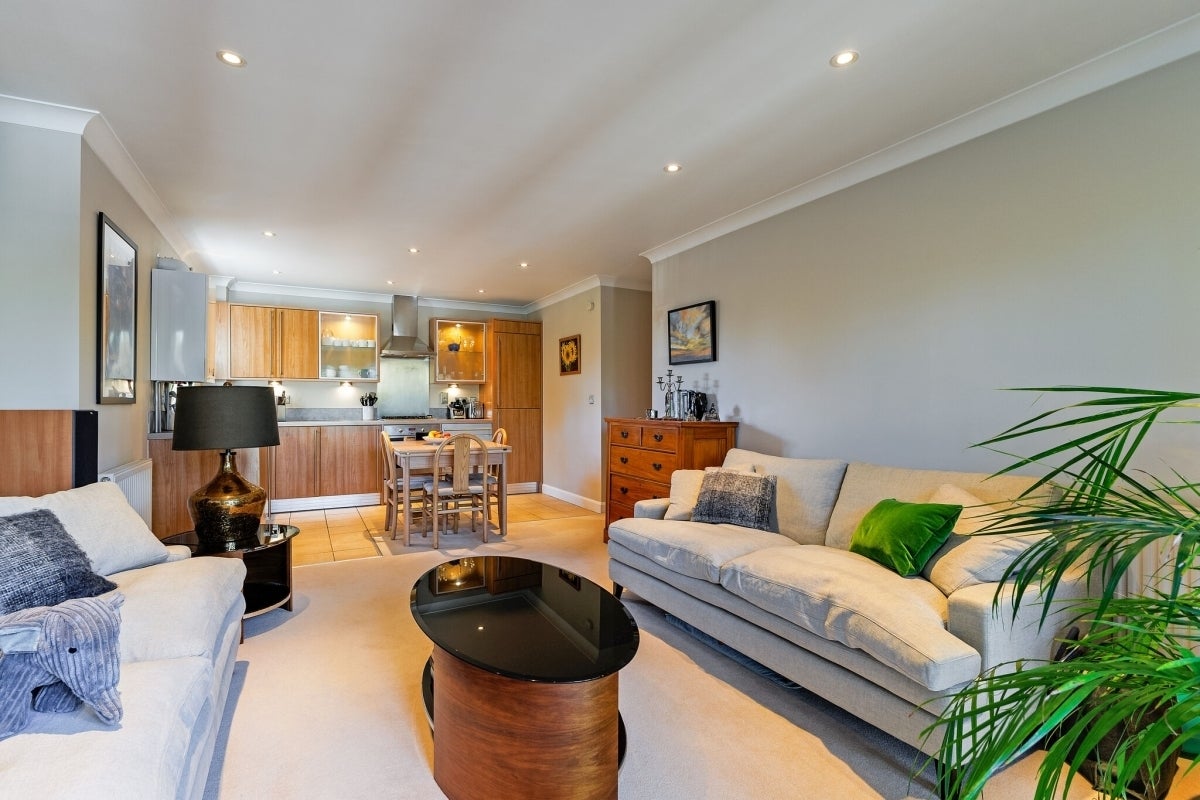 Flat Maxwell Place in Beaconsfield