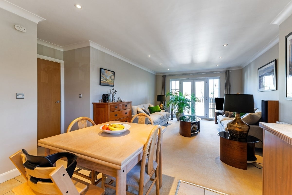 Flat Maxwell Place in Beaconsfield
