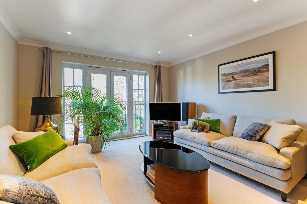 Flat Maxwell Place in Beaconsfield