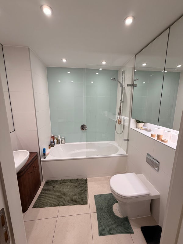 Room Walworth Road in Greater London