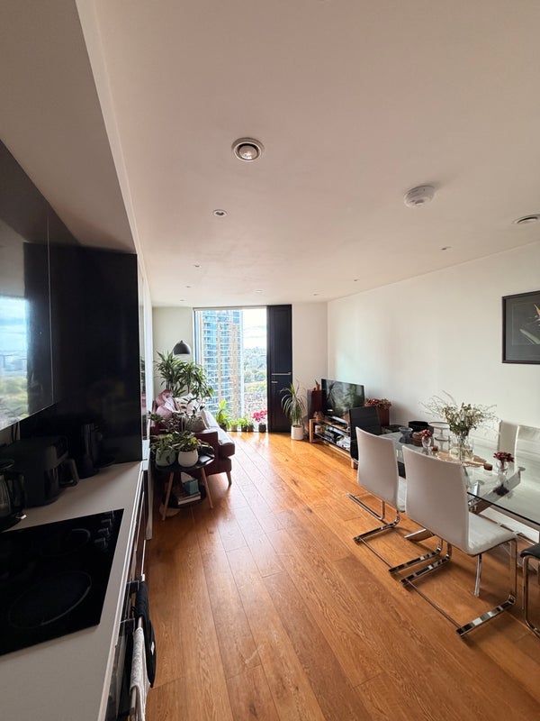 Room Walworth Road in Greater London