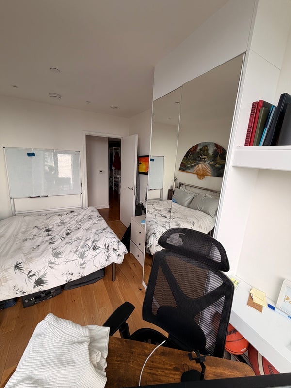 Room Walworth Road in Greater London