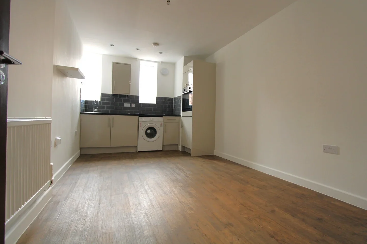 Flat Lewisham High Street in Greater London