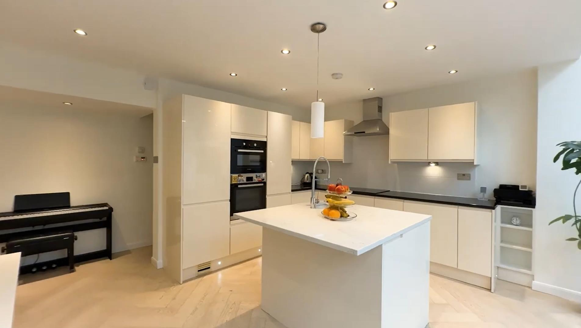 House Cedar Court in Greater London