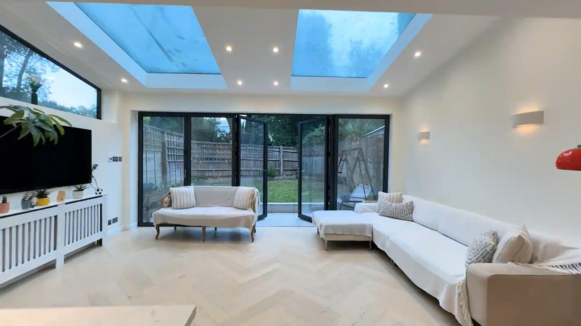 House Cedar Court in Greater London