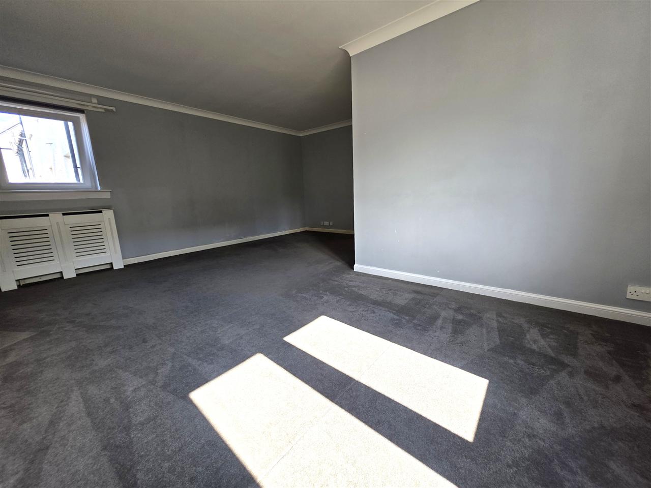 Flat Kirkhill Road in Newton Mearns