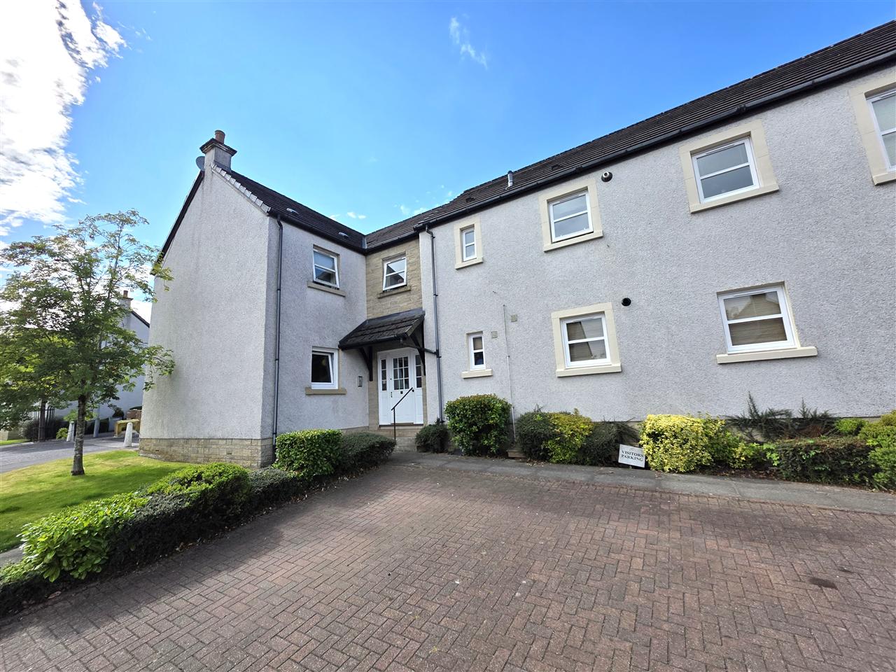 Flat Kirkhill Road in Newton Mearns