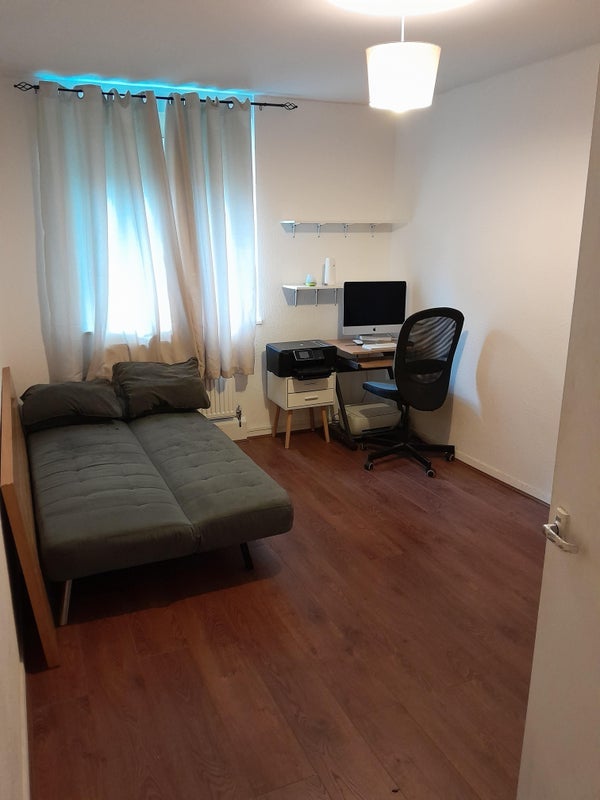 Room Tollard Avenue in Manchester