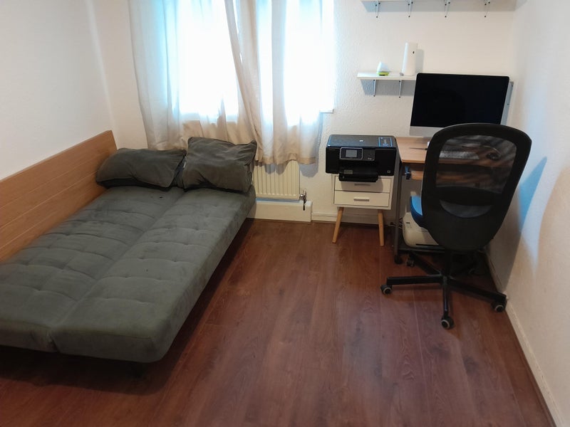 Room Tollard Avenue in Manchester
