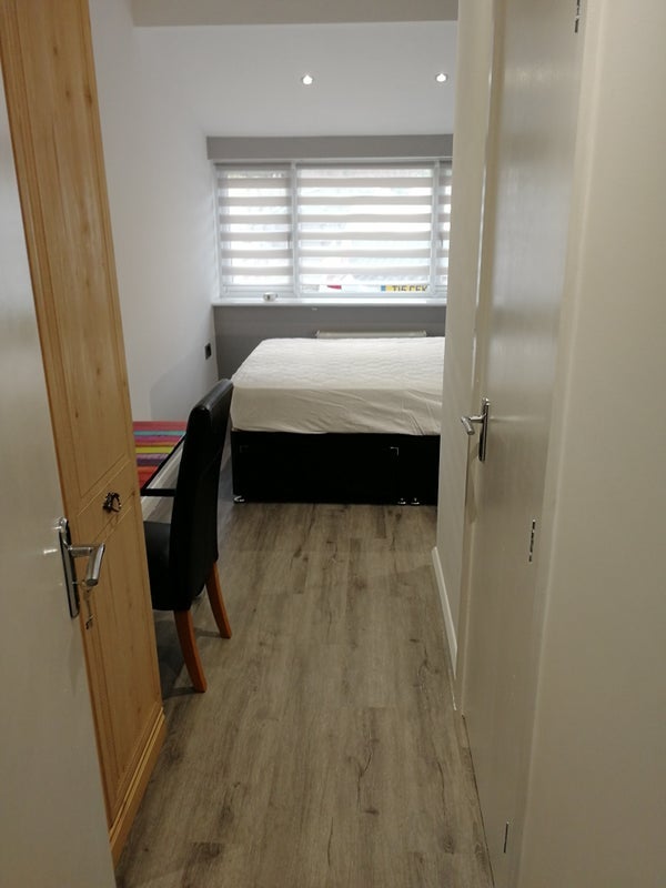 Room Saffron in Tamworth