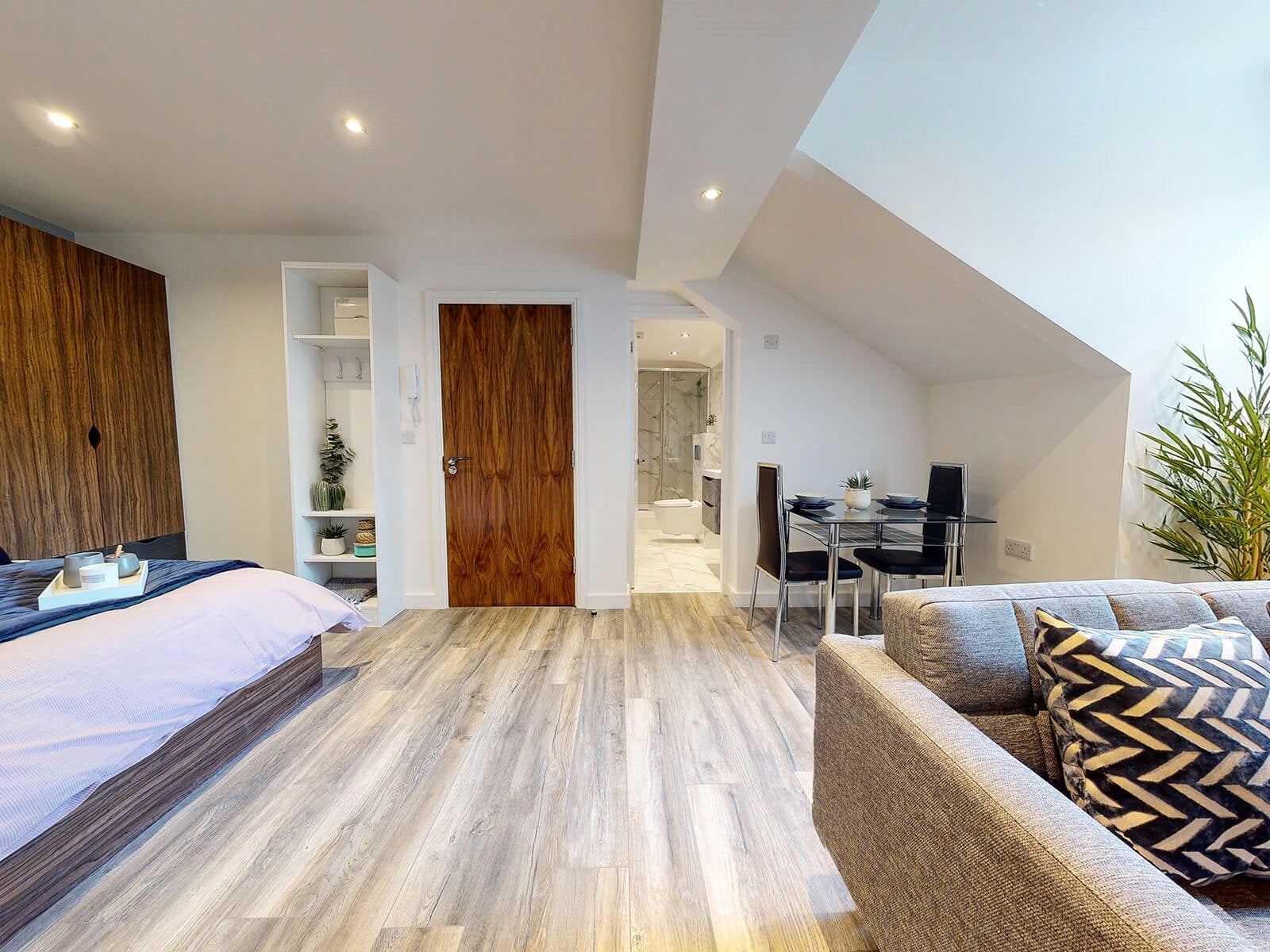 Flat Hyde Terrace in Leeds