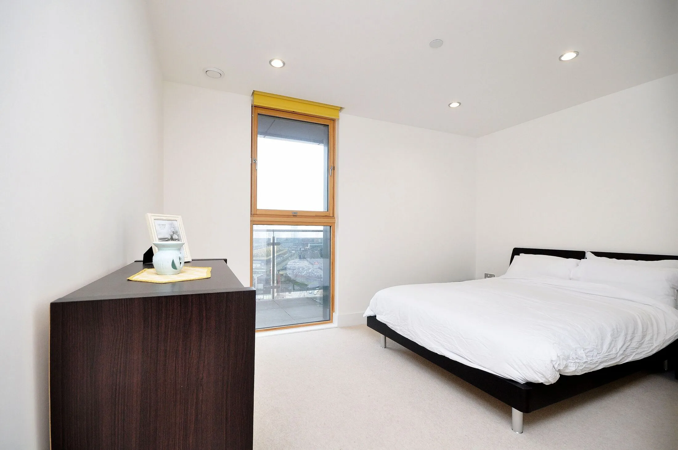 Flat Baffin Way in Greater London
