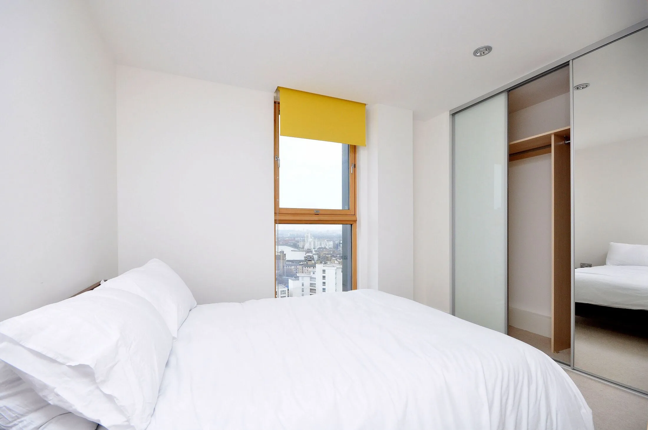 Flat Baffin Way in Greater London