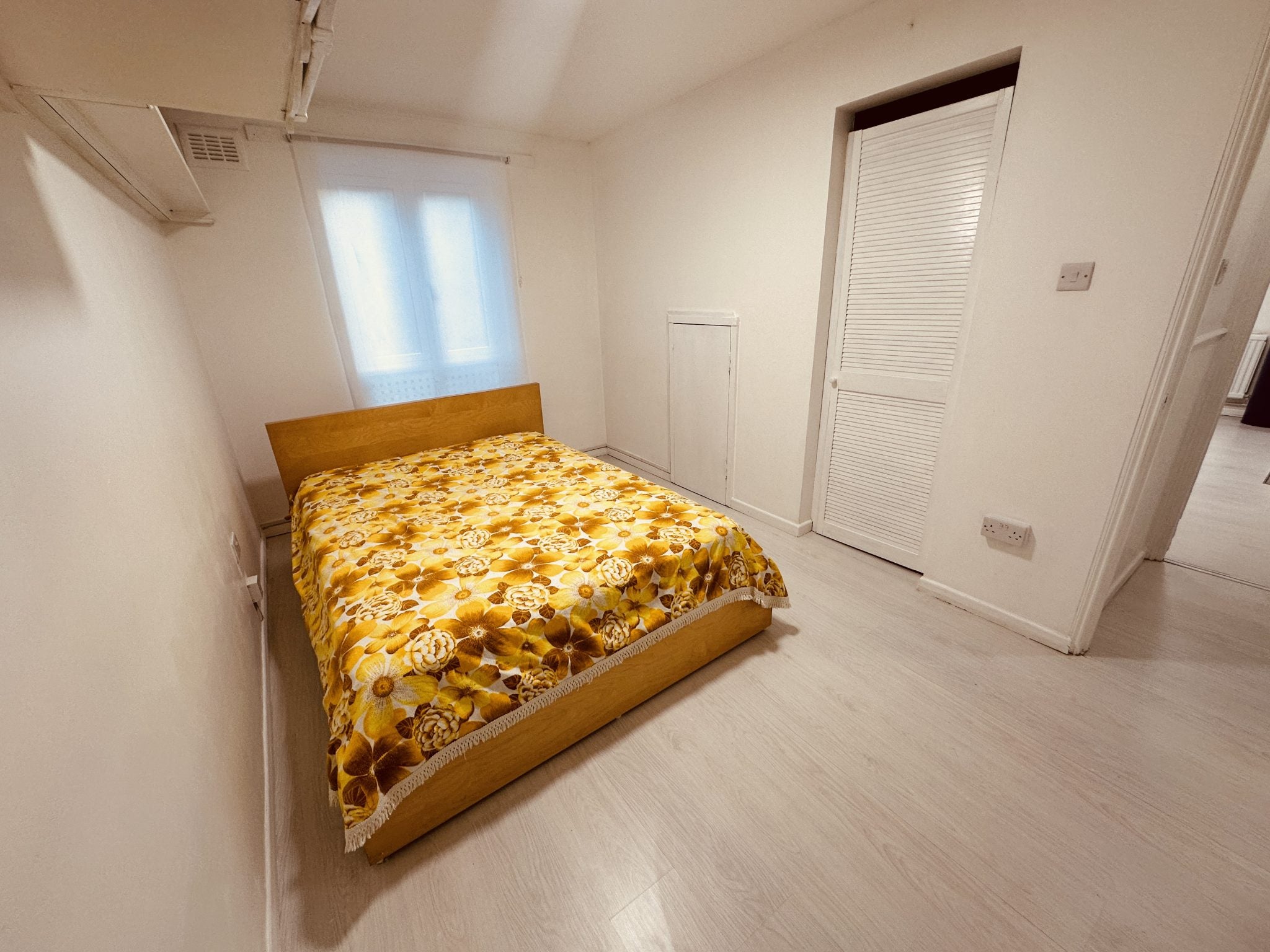 Flat Hargrave Park in Greater London