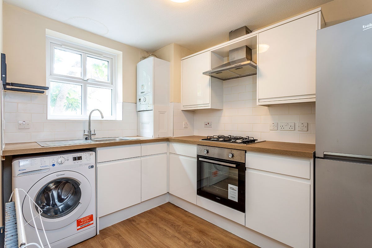 Flat Vauxhall Grove in Greater London