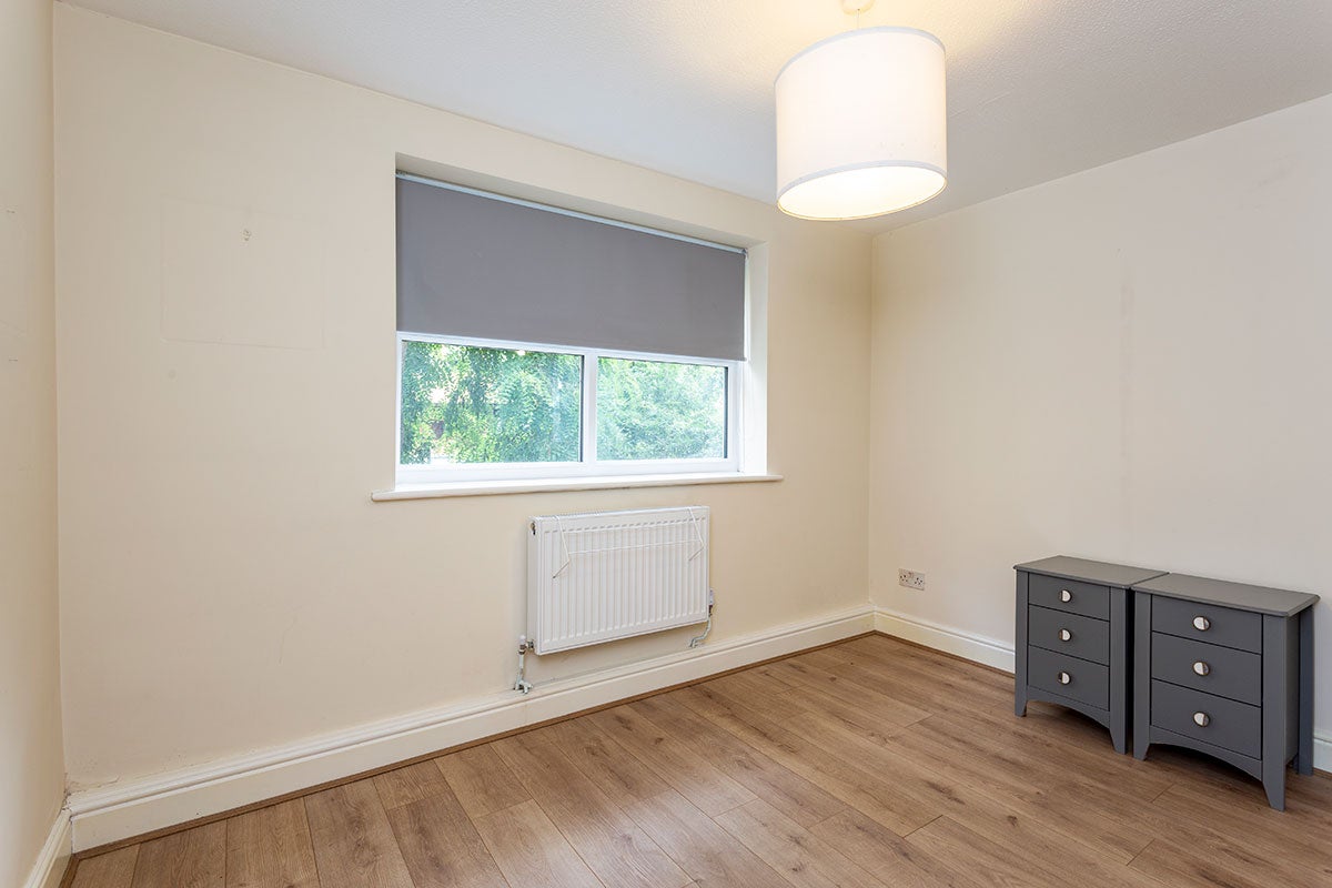 Flat Vauxhall Grove in Greater London
