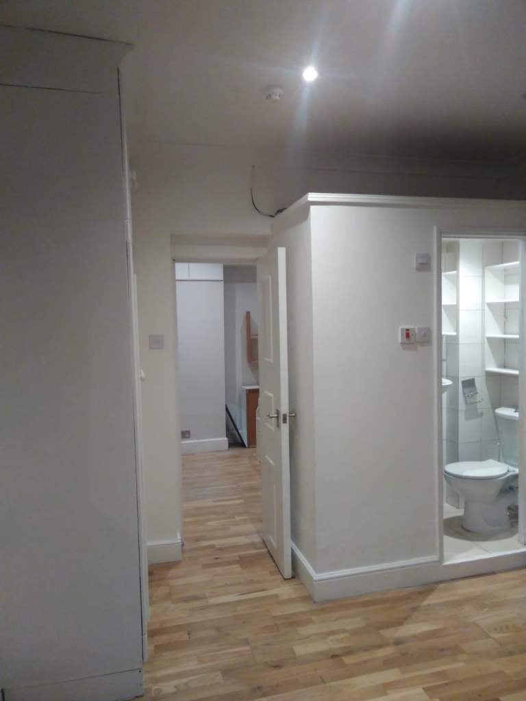 Flat West Barnes Lane in Greater London