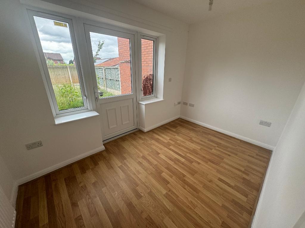 House Great Lake Close in Manchester