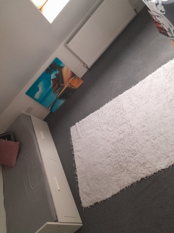 Room Westbury Avenue in Greater London