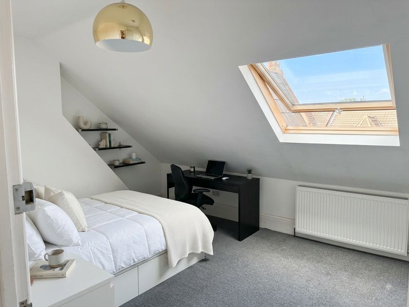 Room Westbury Avenue in Greater London