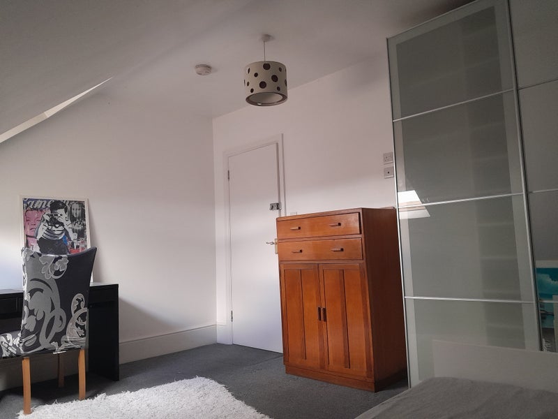 Room Westbury Avenue in Greater London