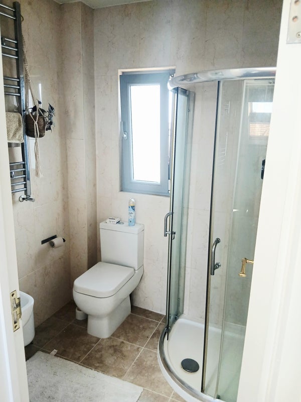 Room Westbury Avenue in Greater London