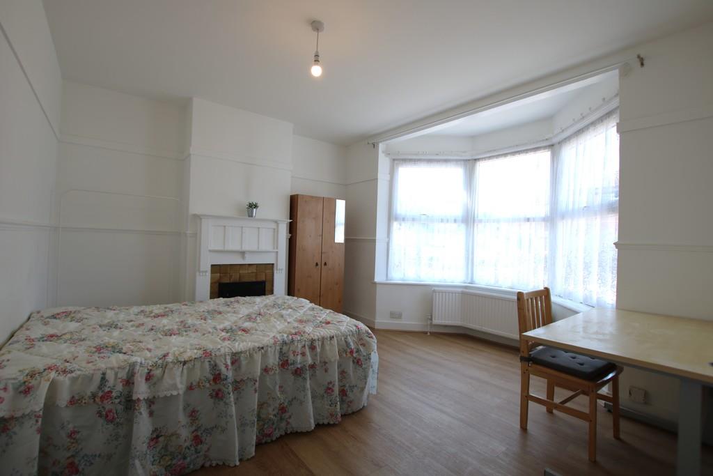Room Monks Park in Greater London