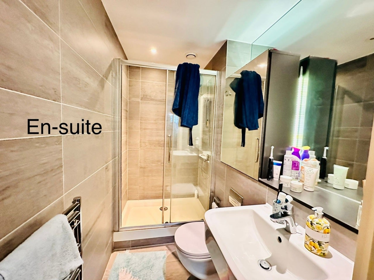 Flat Conington Road in Greater London