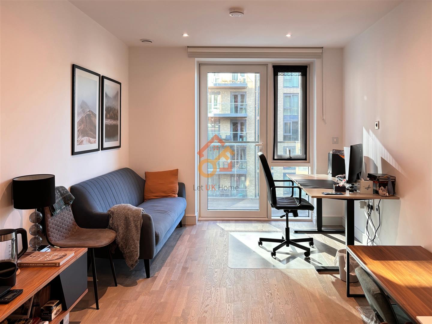Flat Juniper Drive in Greater London