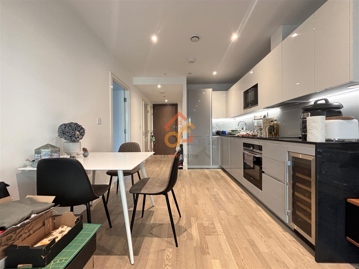 Flat Juniper Drive in Greater London