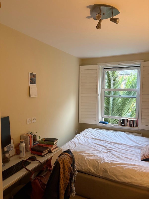 Room Kynaston Road in Greater London