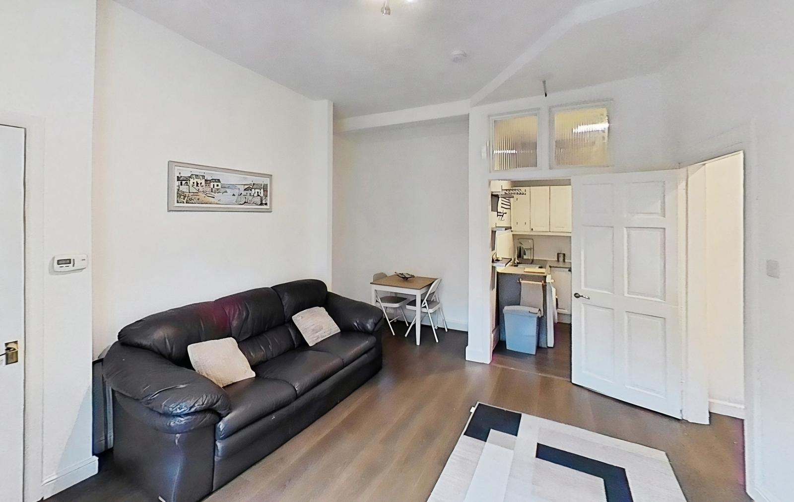 Flat Stewart Terrace in City of Edinburgh