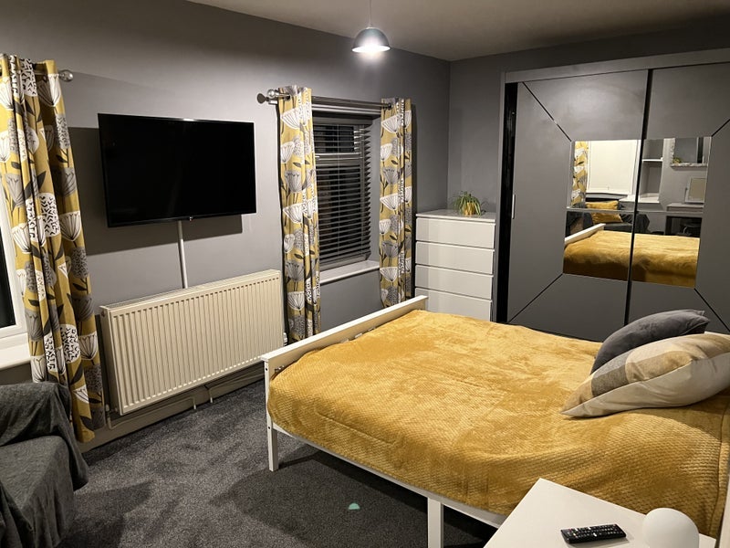 Room Main Street in Newark and Sherwood