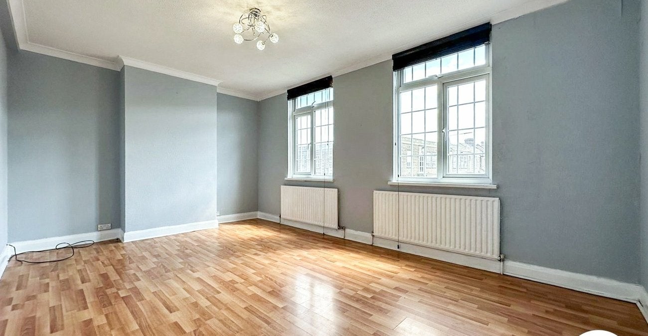 Flat Bellegrove Road in Greater London